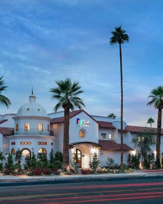 特里亚达棕榈泉签名集团酒店
