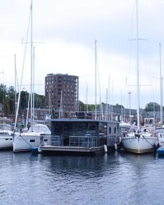 Hausboot Fjord Meeresbrise mit Dachterrasse in Flensburg