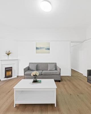 Burwood City Newly renovated 2 Bed 2 Bath Free Private Parking Big Apt