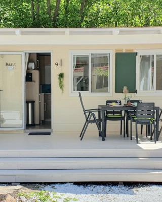 Luxe Mobilehome with dishwasher and airconditioning included fits 4 adults and 1 child, Ameglia, Ligurie, Cinqueterre, North Italy, Beach, Pool, Glamping