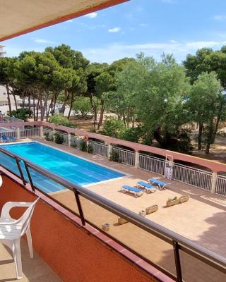 Primera línea y vistas al mar con piscina