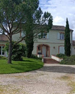 Logement, classé 3 étoiles, de 42 m2 tout confort avec piscine pour un couple