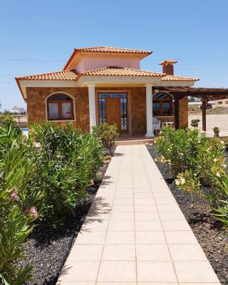 Villa Casa Del Sol 3 Bedroom Villa With Private Solar Covered 12m x 6m Pool Minimum Stay 7 Nights Chromecast And WiFi Throughout The Property