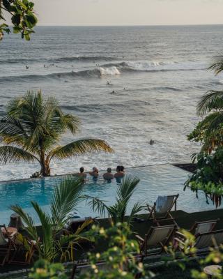 Puro Surf Hotel