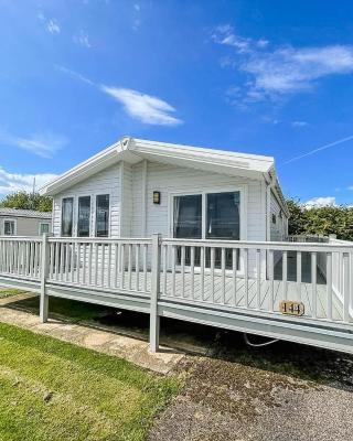 Luxury Lodge With Decking In Hunstanton At Manor Park Ref 23144k