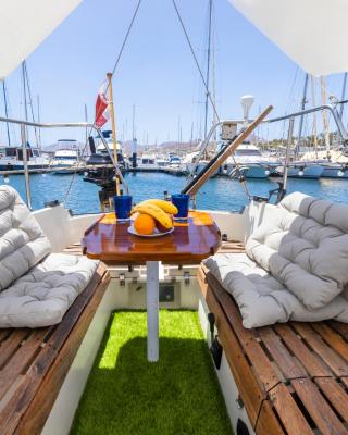 Seaside Chill-out Stay on a Sail Yacht