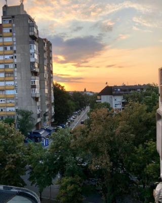 Lovely 1-bedroom condo with available parking