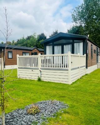 Ebor Lodge With Hot Tub