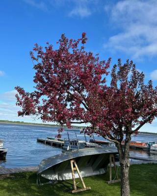 Snug Harbour Cottage and Marina