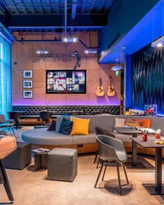 Moxy Glasgow Merchant City