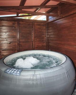 L’escapade créole jacuzzi privatif Bungalow Ananas