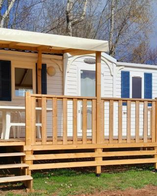 Mobil home au bord du lac