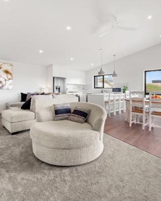 Luxury 5 Bedroom Home - Sentinel Chalet - Snowy Mountains - Jindabyne