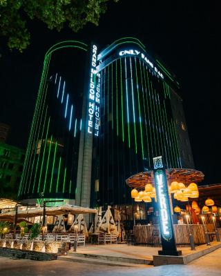 Grand Mildom Hotel