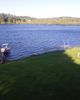 Peaceful restful & fun on the water