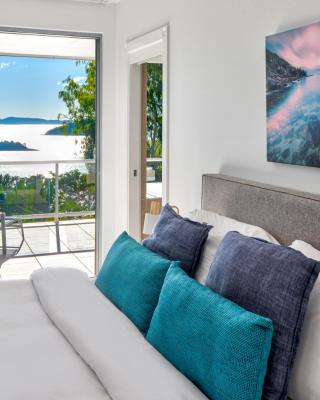 Blue Water Views 16 - 3 Bedroom Penthouse with Ocean Views