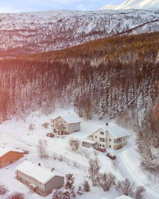 Main floor in the Lyngen Alps, whole house rentable