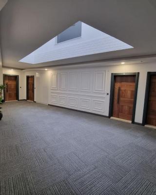 Royal Homes 403
