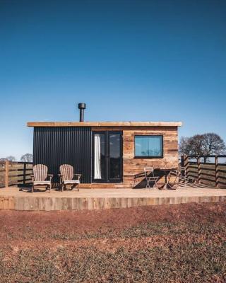 'Cinnabar Nest' Remote Off-Grid Eco Cabin