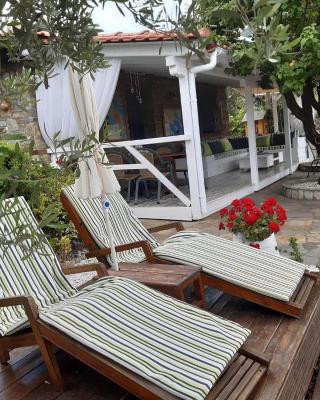 Nikos Stone House 80m from the beach with wifi