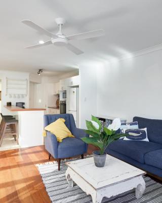 Large, Light, dog friendly home 600m to Burleigh beach