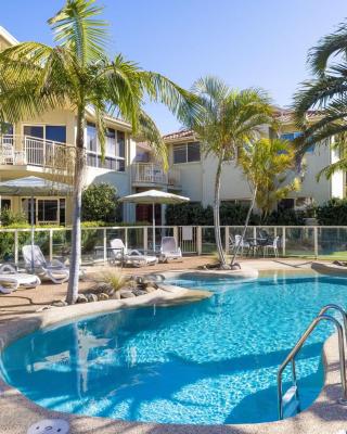 Martys Little Beach NO. 4 Ground Floor Apartment with Pool access