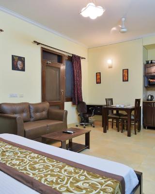 Studio Serviced Apartments near Fortis Hospital