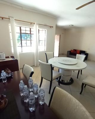 Kandjo's Bed and Breakfast