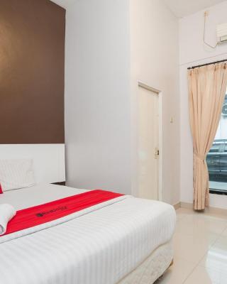 RedDoorz Syariah near Taman Air Mancur Bogor