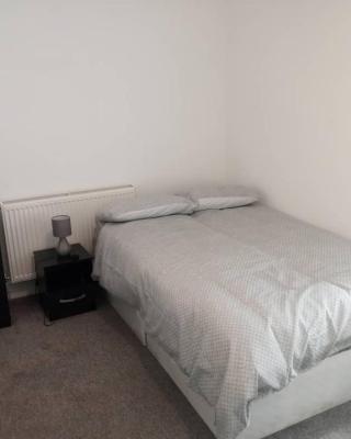 Ensuite Double-bed (E3) close to Burnley city centre