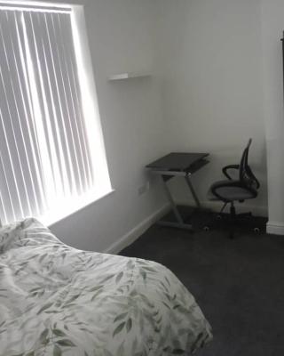 Ensuite Double-bed (G3) close to Burnley city centre