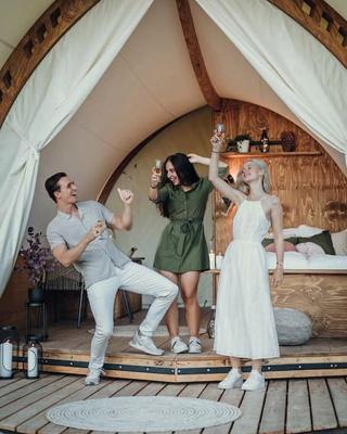 WOW magisches Luxus Glamping mit Pool im Paradies