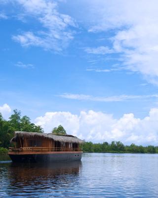 Yathra Houseboat