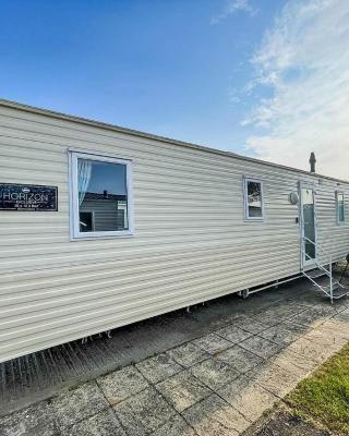 Superb 8 Berth Caravan At Caister Beach In Norfolk Ref 30073f