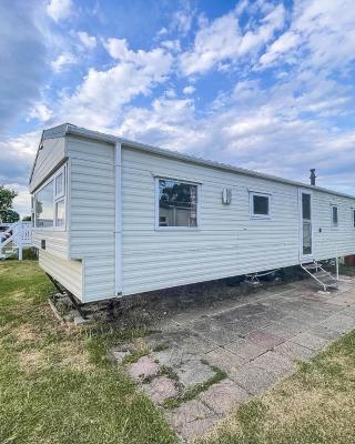 Homely 8 Berth Caravan On A Great Holiday Park, Ref 46695v