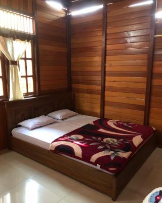 Roemah Kayu Saragan Syariah Magelang Mitra RedDoorz