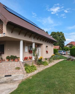 Virágos Apartman Balatonszemes