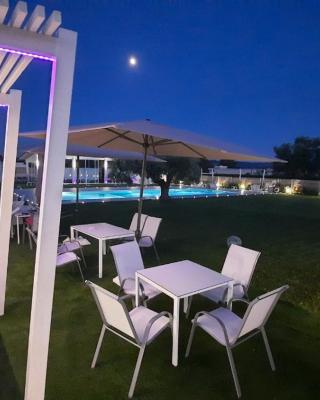 Luxury Pool Suites - Città Bianca