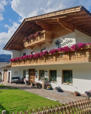 Haus Enzian Apartments