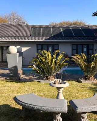 2 Op Terblanche Guesthouse