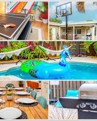 Colorful Home - Pool - Game Room - Basketball Court - BBQ & More