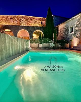 La Maison des Vendangeurs - TABLE D'HÔTES le soir du jeudi au lundi - Jacuzzi - Balnéo SPA - ACCES PISCINE pour toutes les chambres sauf STUDIO COQUET- Piscine de mai à mi-octobre