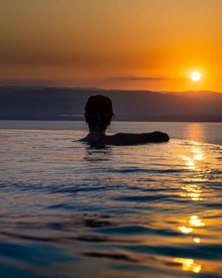 Sunset apartment in Samarah Dead Sea resort