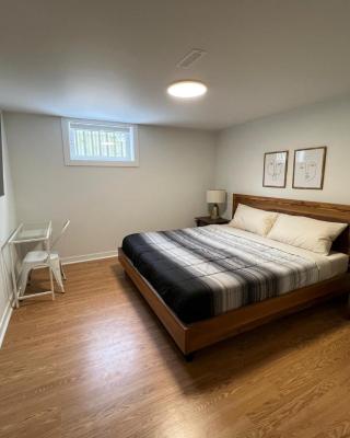 Letitia Heights !B Spacious and Quiet Private Bedroom with Shared Bathroom