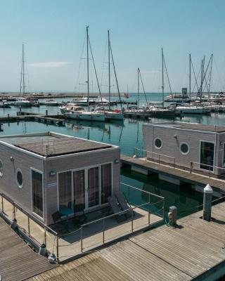 Marina del Gargano Houseboat