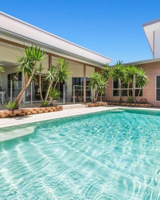 Splash House at Kingscliff - Pet Friendly with Pool