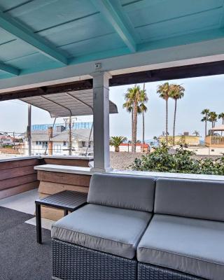 Charming Catalina Gem with Deck Walk to the Beach!