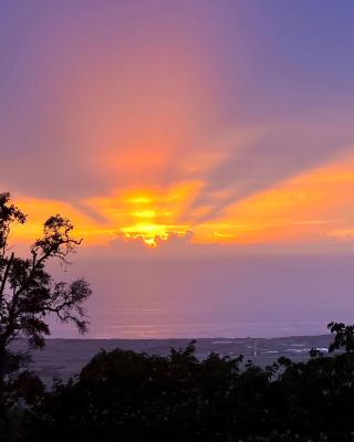 Mango Sunset Bed and Breakfast