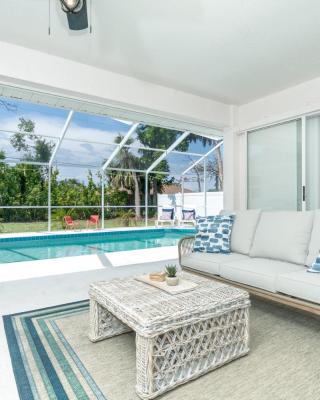 Beautiful Spacious Home! Close to Beaches - HEATED Private Pool
