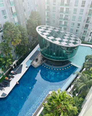 City center residents Pool view